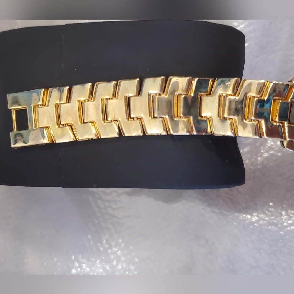 Ficaro Couture Gold Crystal Women's Watch - Picture 5 of 8